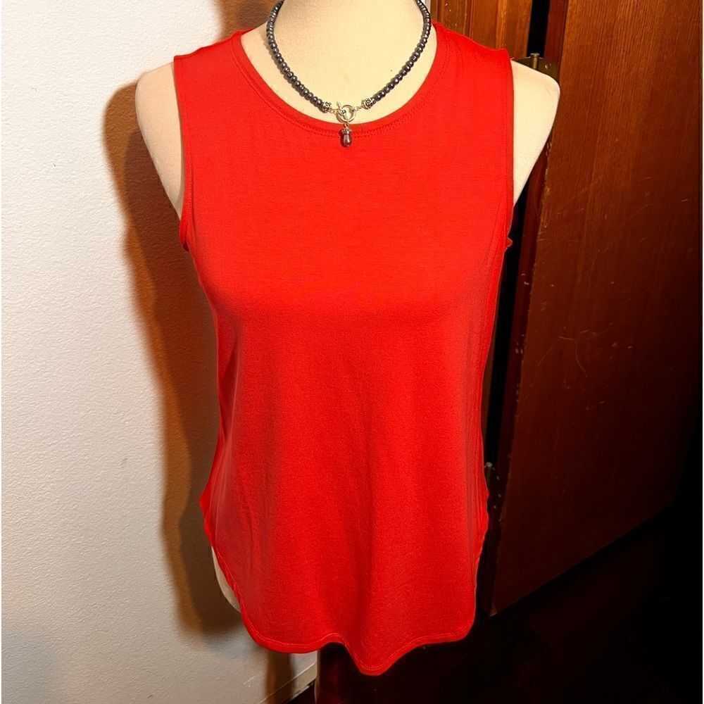 NWT CUPLO Orange Sleeveless Top Size Medium 35